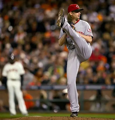 Arroyo se luce y pone a Rojos 2-0 arriba de Gigantes