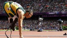 Pistorius avanza a Semis' de los 400mts planos
