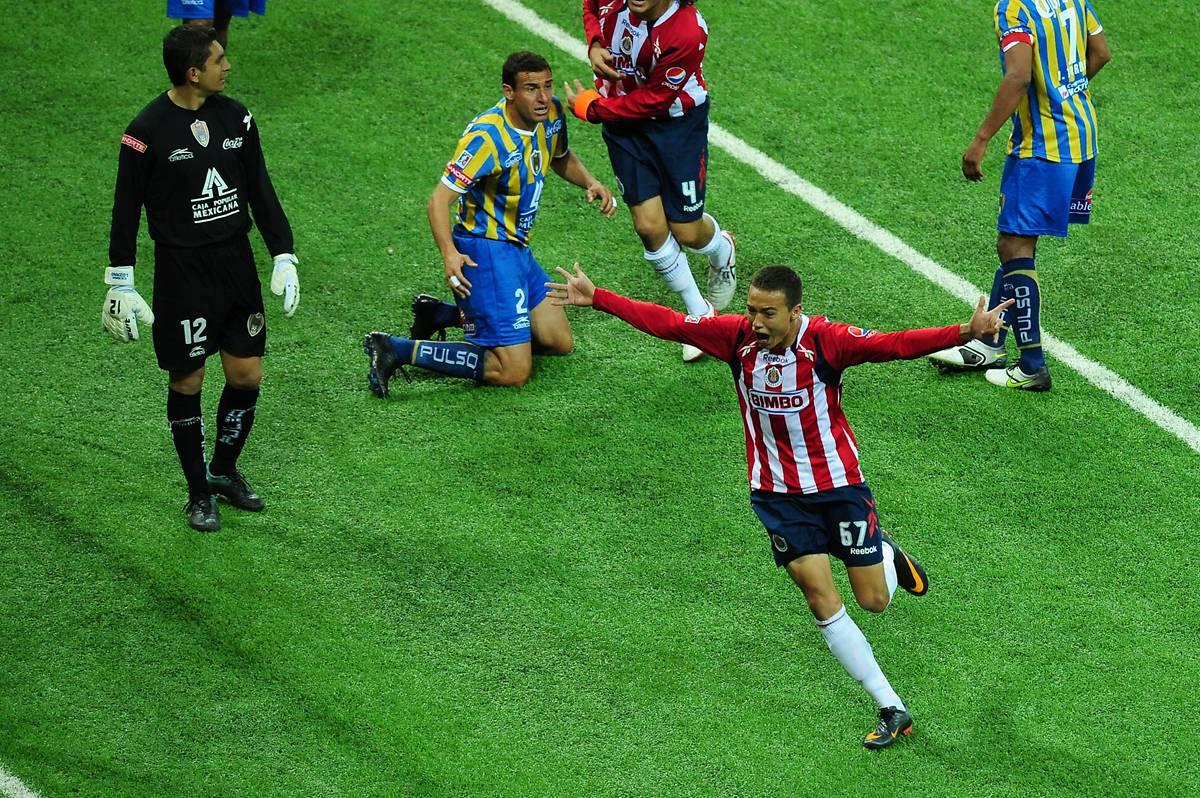 En su primer partido como titular, Erick Torres marcó para Chivas en el empate con San Luis (FOTO: SAÚL MOLINA)