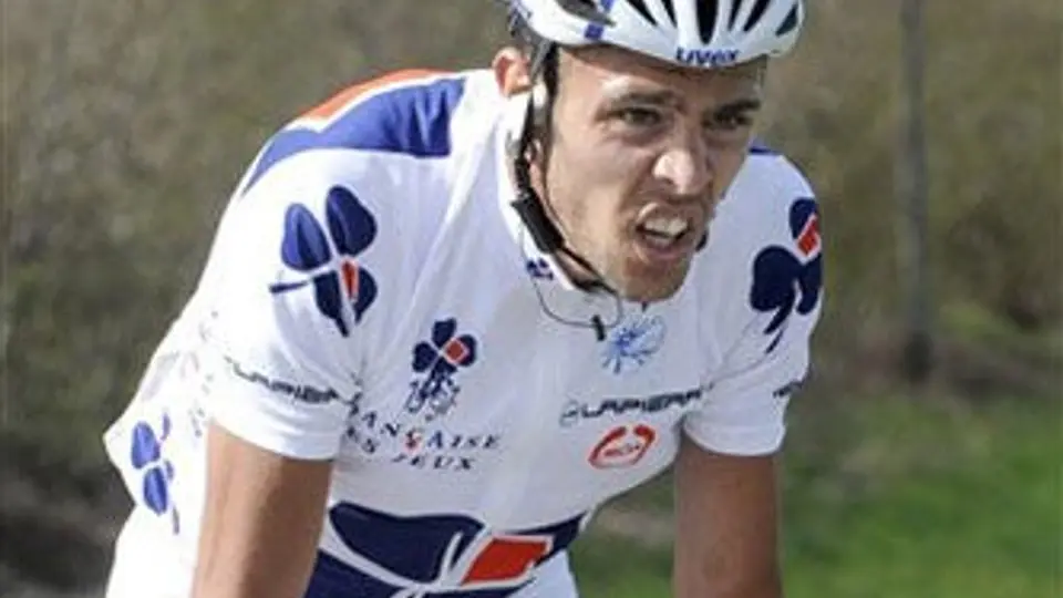 Arrestan a ciclista que participa en el Tour de Francia