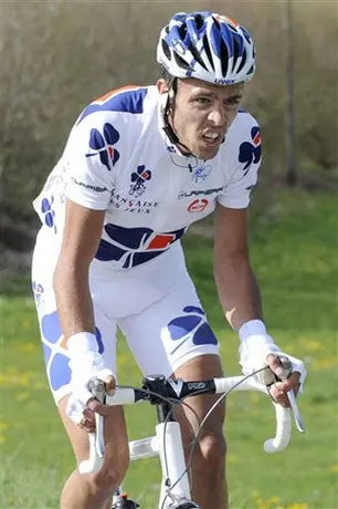 Arrestan a ciclista que participa en el Tour de Francia