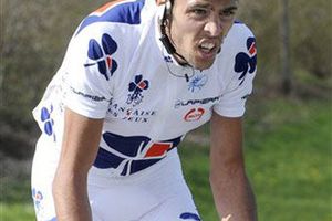 Arrestan a ciclista que participa en el Tour de Francia