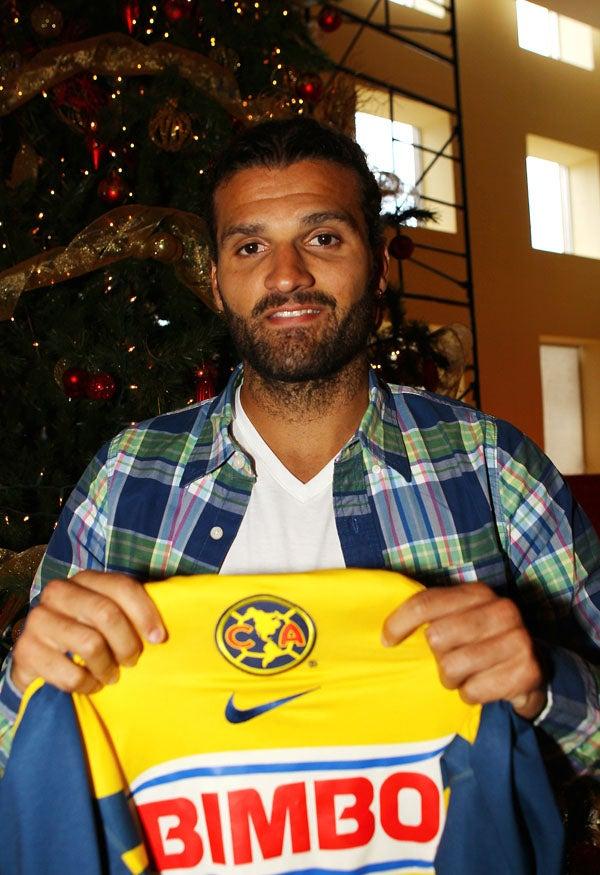 Se comprometió a dar todo por los colores del América. FOTO: BERNARDO MALDONADO
