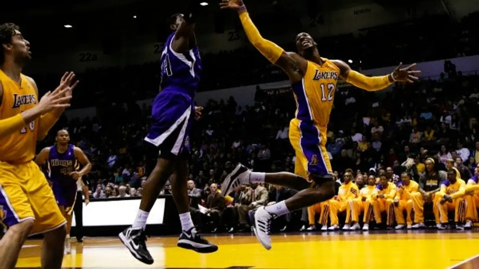Lakers establecen la peor marca de su historia en pretemporada
