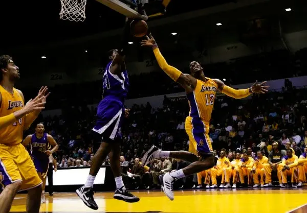 Lakers establecen la peor marca de su historia en pretemporada