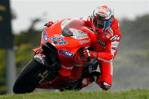 Stoner se impone en el Gran Premio de Australia