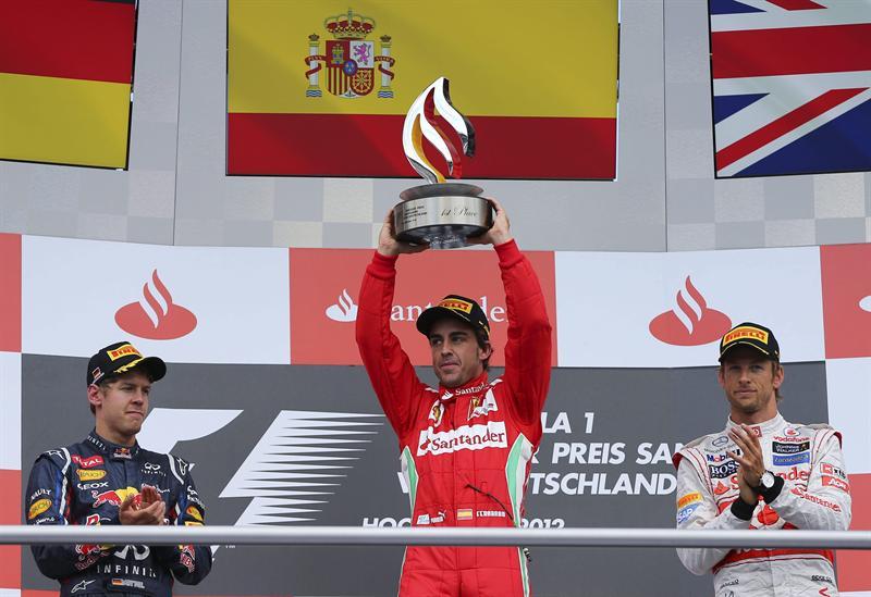 Alonso llegó en primero seguido de Vettel y Button | EFE