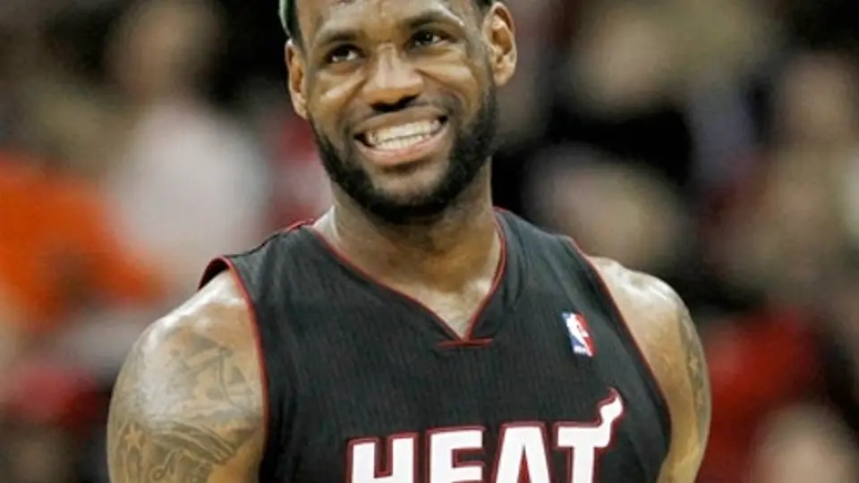 LeBron, dispuesto a enfrentarse a Kobe en uno contra uno