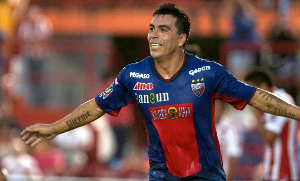 Esteban Paredes anotó dos goles a los 25' y 45' | MEXSPORT