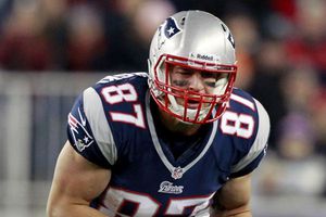 Operan a Gronkowski del brazo