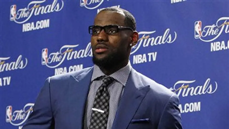 LeBron e Ibaka intercambian 'insultos'
