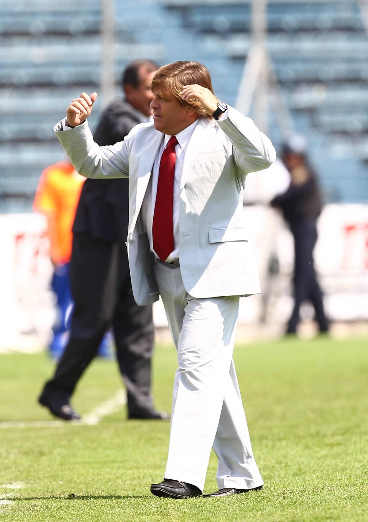 Miguel Herrera no encontró el camino. FOTO: BERNARDO MALDONADO