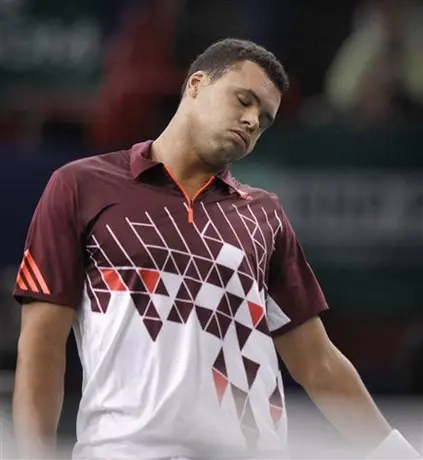 Federer se alza con el Masters de París por primera vez