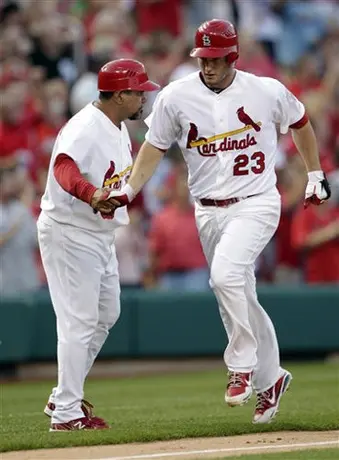Con jonron de David Freese, San Luis derrotó a Medias Blancas