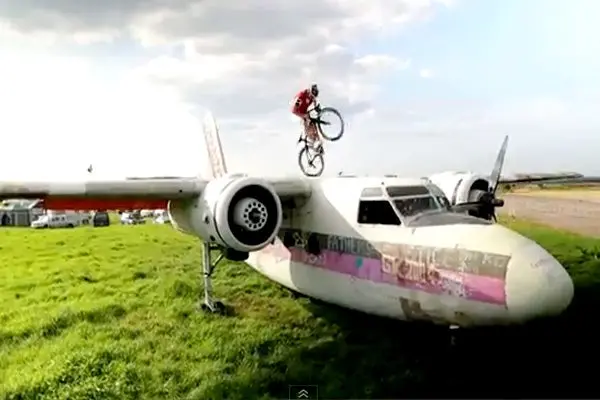La última acrobacia de Martyn Ashton