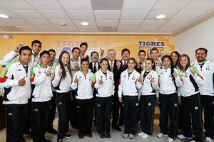 Reconocen a atletas regios por su participación en los JP