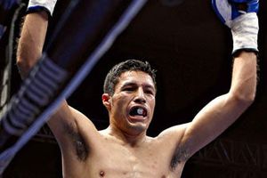 Jhonny retuvo el cetro Pluma del CMB