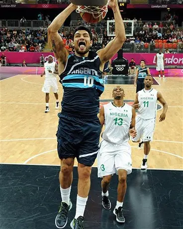 Carlos Delfino, nuevo jugador de Rockets