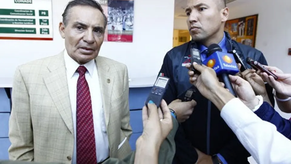 Nadadores y clavadistas podrán usar otros trajes de baño