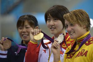 Nadadora campeona en Londres, nombrada congresista en China