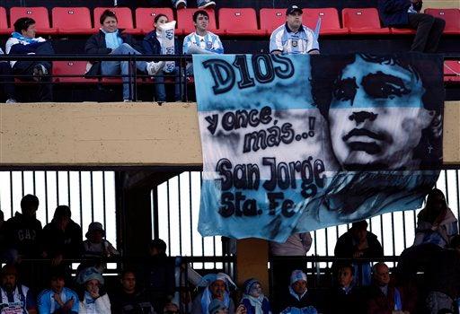 Imploran a los dioses del estadio. FOTO: AP