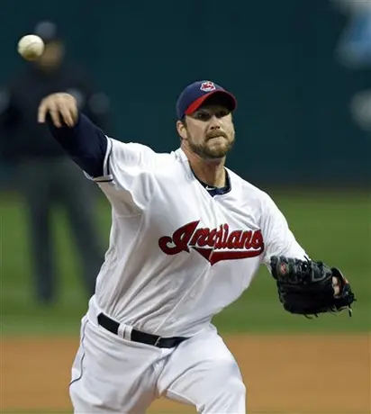 Derek Lowe llega a reforzar el bullpen de Yanquis