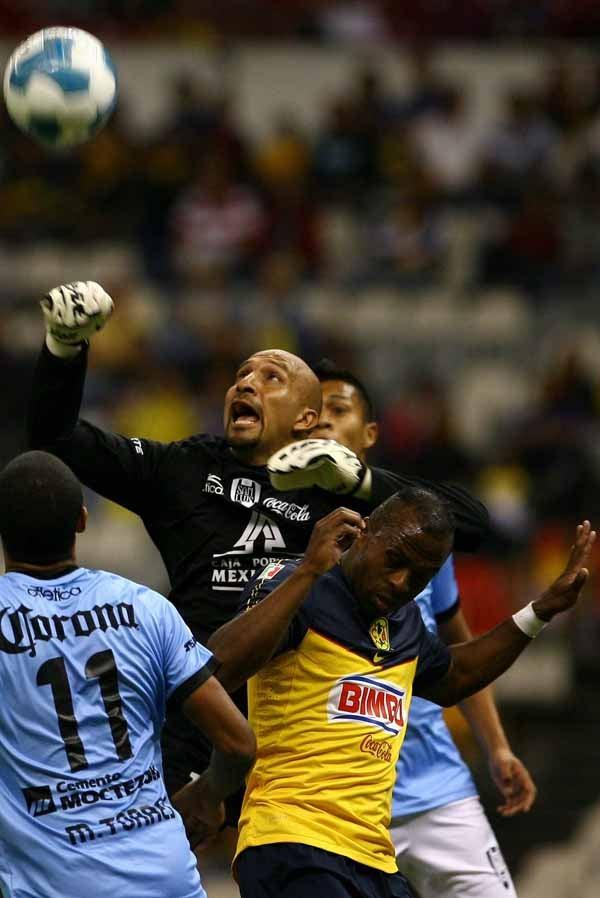 Los dos equipos tuvieron llegada. FOTO: MEXSPORT