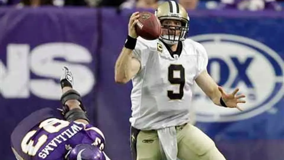 Brees guía el triunfo de Santos 42-20 ante Minnesota