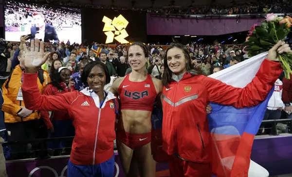 Isinbayeva se conforma con el bronce