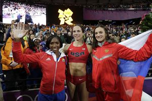 Isinbayeva se conforma con el bronce