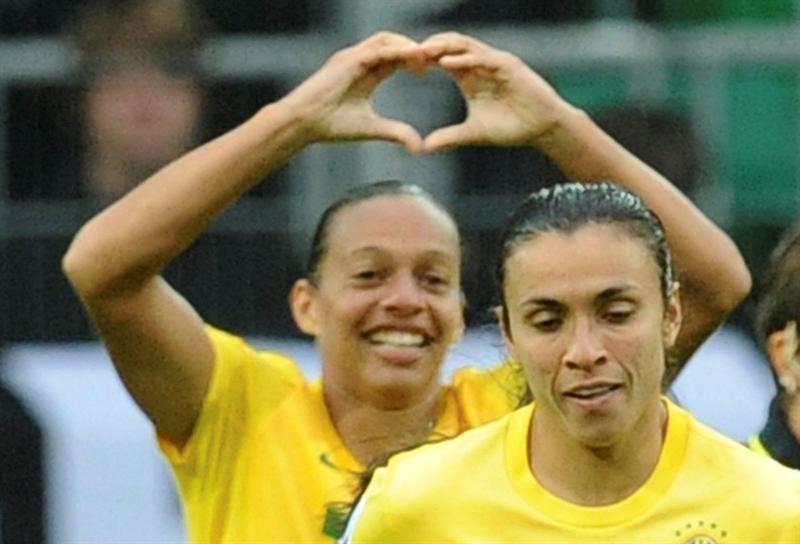 Dos goles y un pase para gol de la estrella de la selección canarinha sirvieron para vencer 3-0 a las europeas. FOTO: EFE