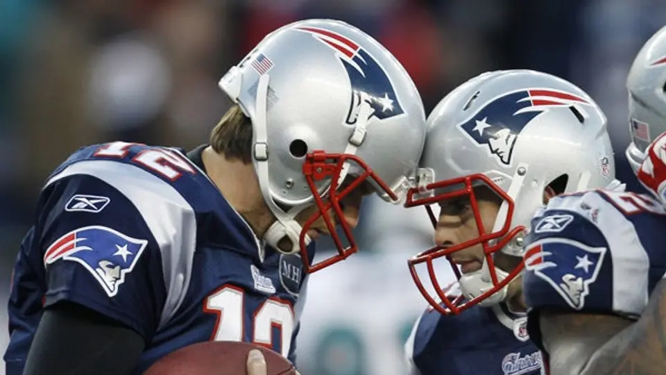 Patriotas amarra juego divisional al vencer 27-24 a Delfines
