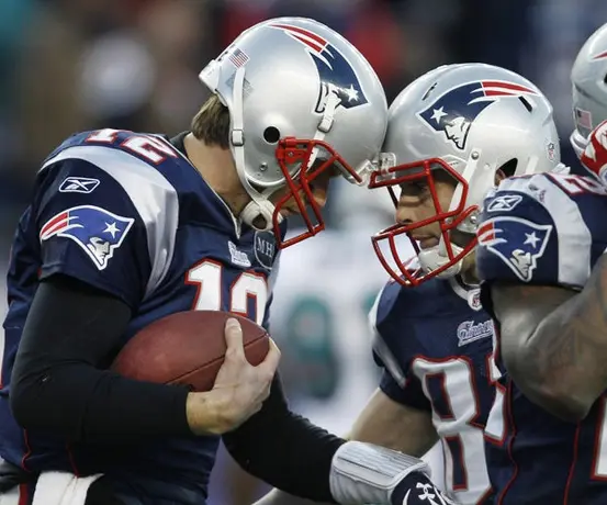 Patriotas amarra juego divisional al vencer 27-24 a Delfines