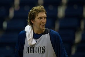 ?Nowitzki fuera 6 semanas por cirugía de rodilla