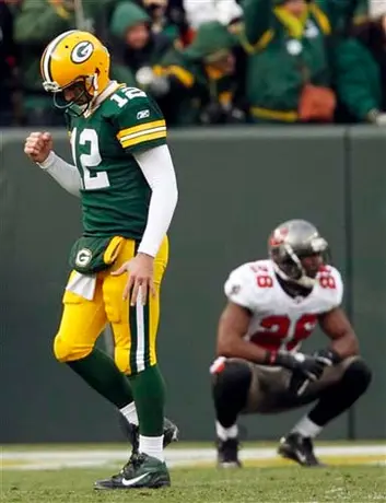Green Bay sigue imparable al vencer 35-26 a Bucaneros