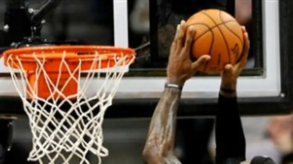 Wade da a Miami triunfo sobre Minnesota