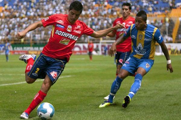 Monarcas se para con autoridad de la mano de Lozano. FOTO: MEXSPORT