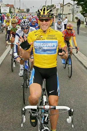 Armstrong correrá el sábado a pesar de la USADA