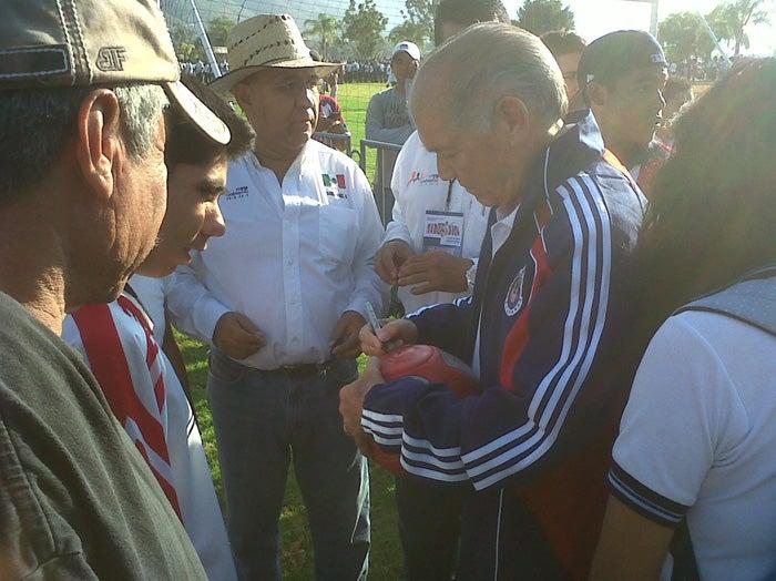 500 aficionados le rindieron un homenaje a Chava Reyes. FOTO: SAÚL MOLINA