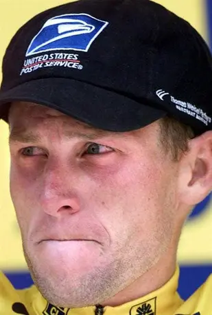 Francia exige a Armstrong reembolso de lo ganado en los Tours