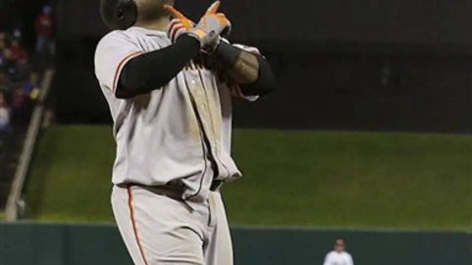 Gigantes blanquean a Cardenales y se mantienen con vida