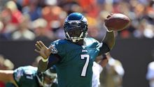 Águilas ganan pese a Michael Vick