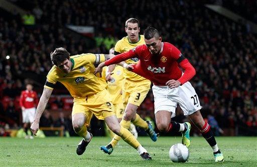 Federico Macheda recibió una falta dentro del área. FOTO: AP