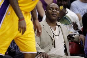 Fotógrafo denuncia a Mike Tyson por agresión