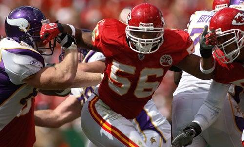 Derrick Johson deberá demostrar por qué fue considerado al All-Pro | AP