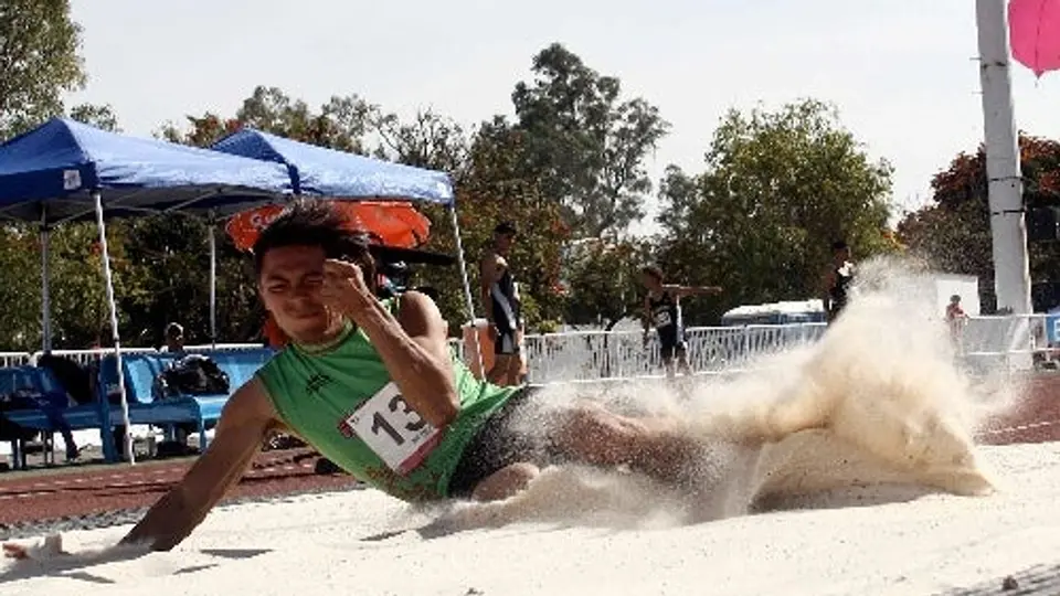 México consigue Oro en Salto de Longitud