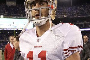 49ers rompe su racha ganadora al caer 16-6 ante Cuervos