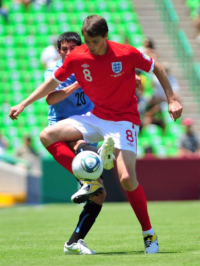 Inglaterra vence a Uruguay 0-2. FOTO: AP