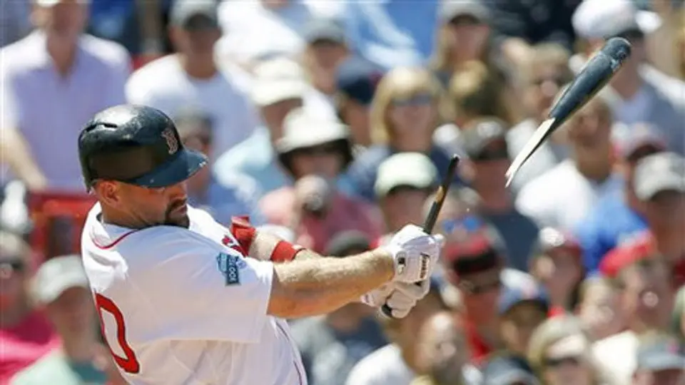 Boston despide a Youkilis con victoria