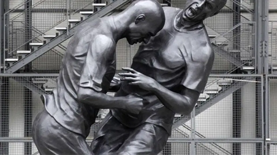 Cabezazo de Zidane a Materazzi, inmortalizado en estatua de bronce